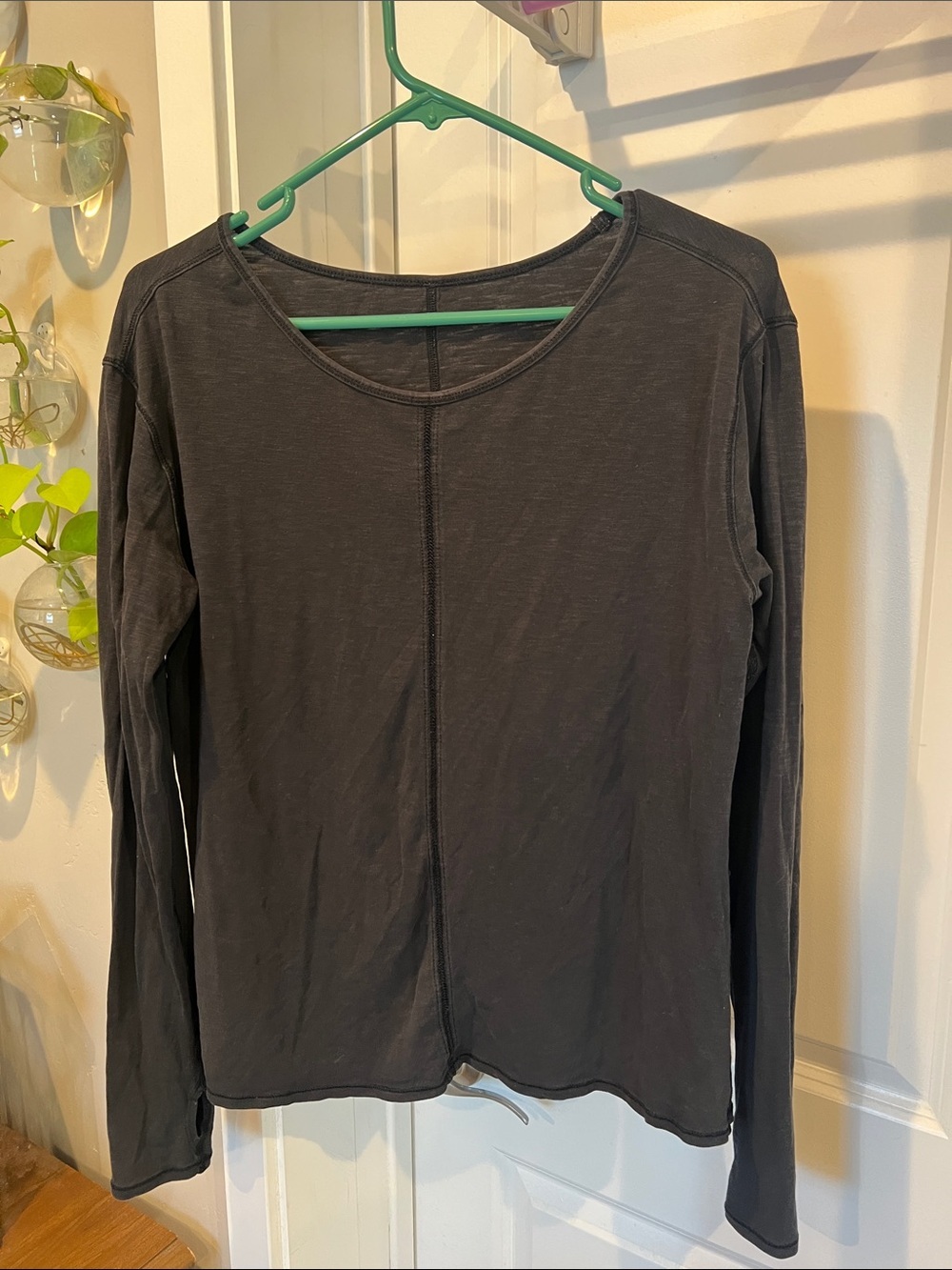 Women's Long-Sleeve Crewneck Top in Charcoal Black